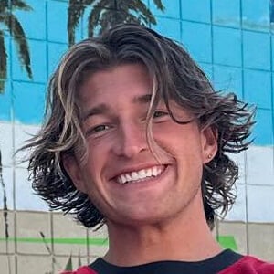 Easton Simpson Headshot 7 of 7