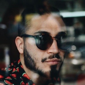 Eber Landa Headshot 4 of 6