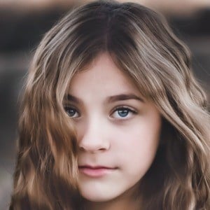 Eden Grace Headshot 2 of 10