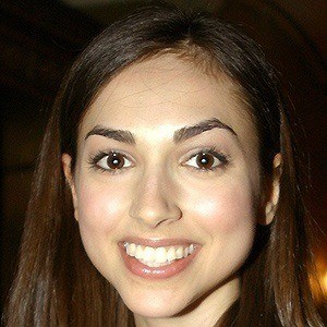 Eden Riegel - Bio, Family, Trivia | Famous Birthdays