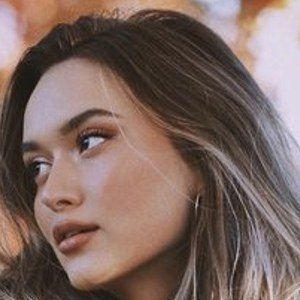 Eden Weiss Headshot 7 of 10