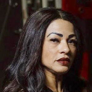 Elaine Fernandes Headshot 2 of 6