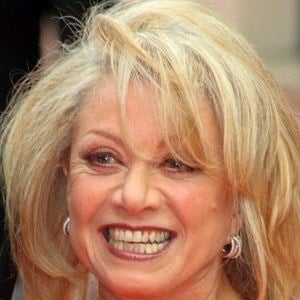 Elaine Paige Headshot 7 of 10