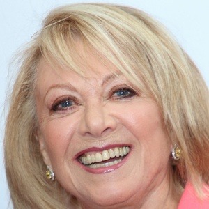 Elaine Paige Headshot 9 of 10