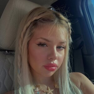 elay Headshot 2 of 10