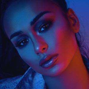 Elena Kitic - Bio, Family, Trivia | Famous Birthdays