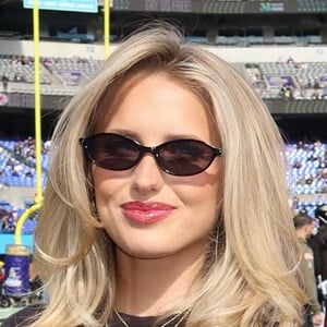 Elena Yates Headshot 5 of 5