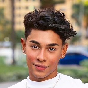 Elim Josue Headshot 4 of 6