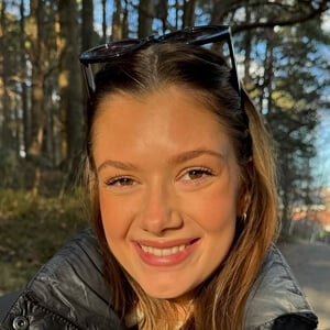 Elisabeth Asserson Headshot 2 of 5