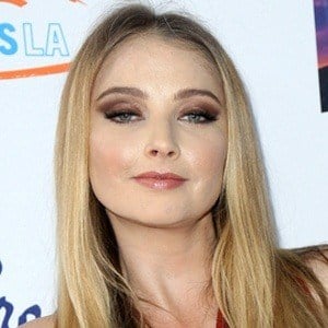 Elisabeth Harnois Headshot 2 of 3