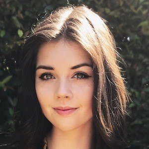 Elise Trouw Headshot 6 of 10