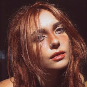 Eliza Grace Headshot 2 of 6