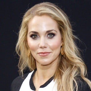 Elizabeth Berkley Headshot 10 of 10