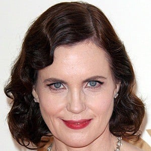 Elizabeth McGovern Headshot 4 of 5