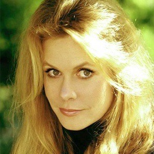 Elizabeth Montgomery Headshot 3 of 10