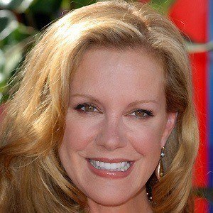 Elizabeth Perkins - Bio, Family, Trivia | Famous Birthdays