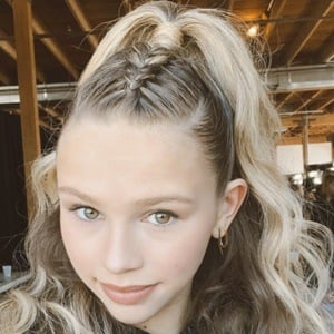 Ella Horan Headshot