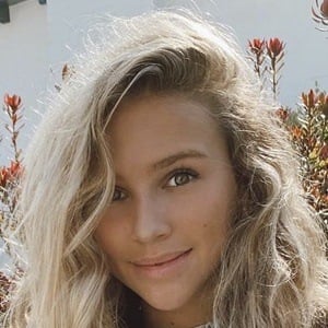 Ella Horan Headshot