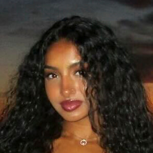 Ellajanedea Headshot 6 of 6
