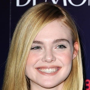 Elle Fanning at age 18