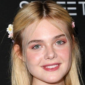 Elle Fanning at age 17