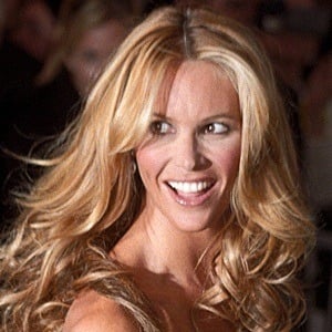 Elle Macpherson at age 43