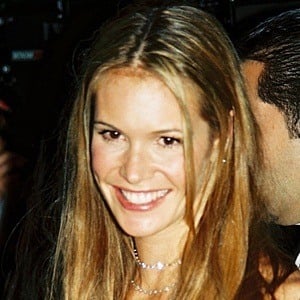 Elle Macpherson Headshot 10 of 10