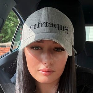 ElleMoonz Headshot 3 of 5