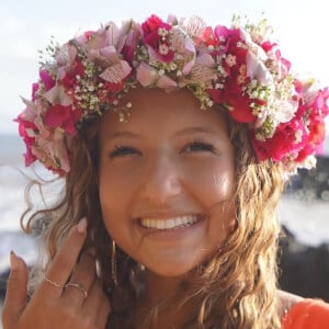 Elli Belle Headshot 5 of 9