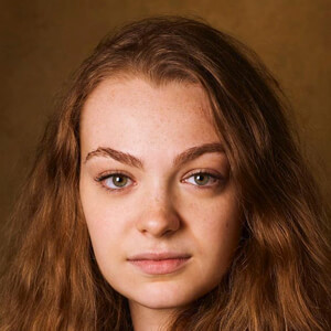 Ellie Bindman Headshot 2 of 16