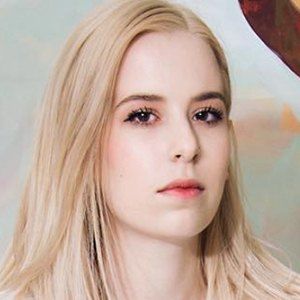 Ellie Kammer Headshot 3 of 6