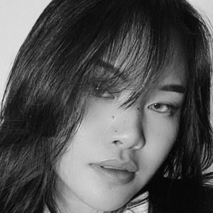 Elly Xia Headshot 5 of 10