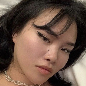 Elly Xia Headshot 6 of 10
