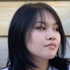 Elly Xia Headshot 7 of 10