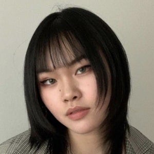 Elly Xia Headshot 10 of 10