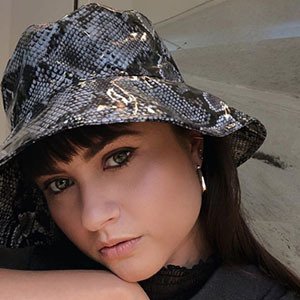 Ema Negoescu Headshot 2 of 5