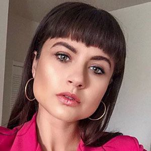 Ema Negoescu Headshot 3 of 5