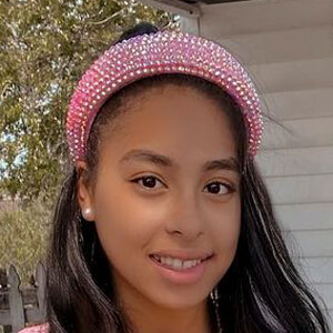 e.miah Headshot 8 of 15