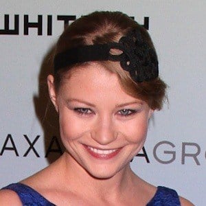 Emilie De Ravin at age 28