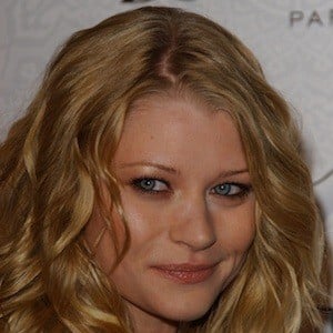 Emilie De Ravin at age 28