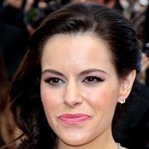 Emily Hampshire Headshot 6 of 9