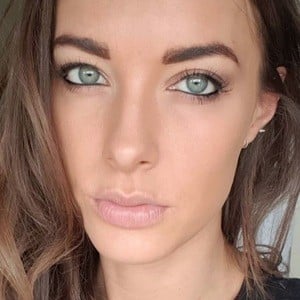 Emily Hartridge Headshot 4 of 10