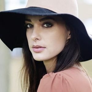 Emily Hartridge - Trivia, Family, Bio | Famous Birthdays