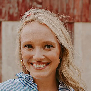 Emily Jacoutot Headshot 4 of 7