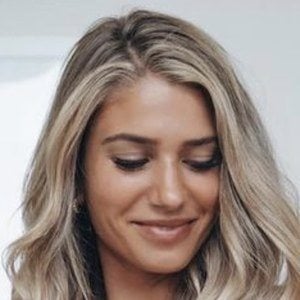 Emily Tanner Headshot 9 of 10