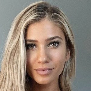 Emily Tanner Headshot 10 of 10