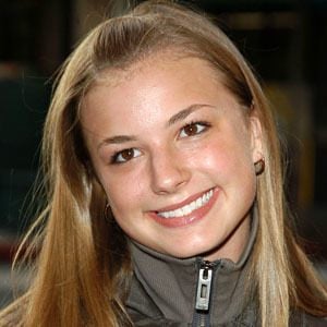 Emily VanCamp at age 18