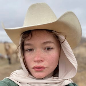 emilysfamous Headshot 2 of 4