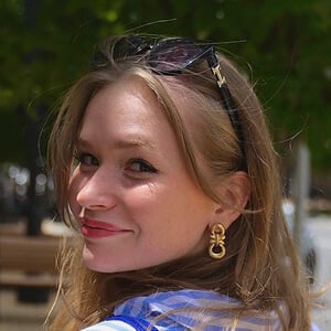 emilysfamous Headshot 3 of 4