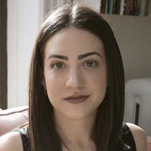 Emma Gray Headshot 7 of 7